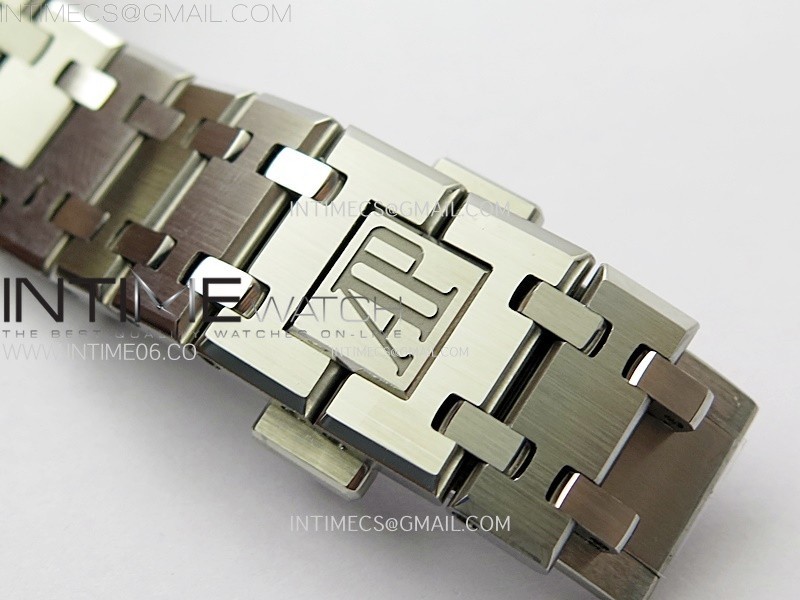 Lady Royal Oak 33mm 67651 SS ZF 11 Best Edition White Textured Dial on SS Bracelet RONDA Quartz