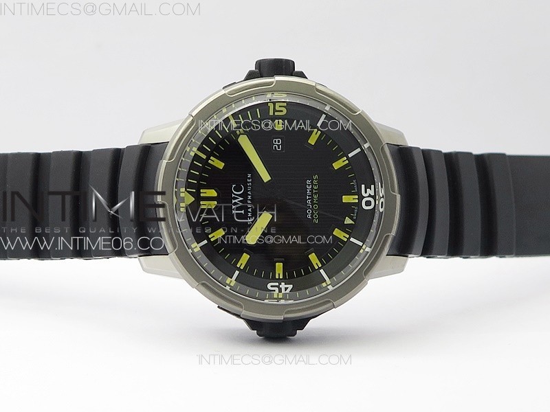 AQUATIMER IW358002 SS V6S 11 BEST EDITION BLACK DIAL YELLOW STICKS MARKERS ON BLACK RUBBER STRAP A2824