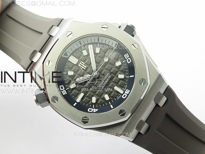 Royal Oak Offshore Diver 15720 ZF 11 Best Edition Gray Dial on Gray Rubber Strap A4308