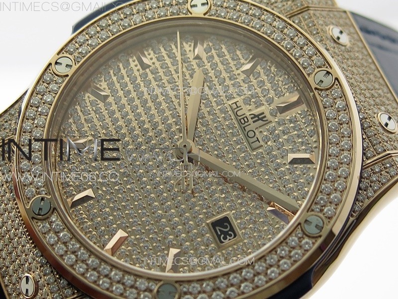 CLASSIC FUSION 42MM RG PAVED DIAMONDS CASE AND BEZEL B50F PAVED DIAMONDS DIAL ON BLACK GUMMY STRAP A2892